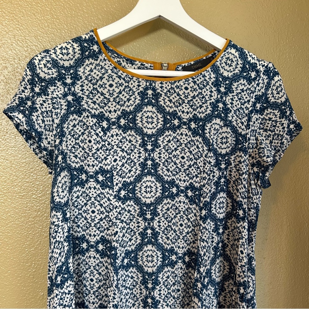 Patterned Flowy Dress - Picture 2 of 8
